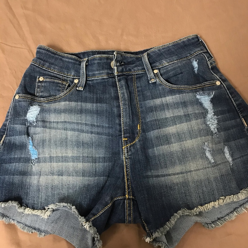 Levi’s distressed cut offs Sz 2